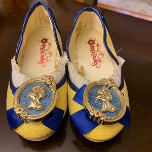 Toddler size 7/8 Snow White shoes